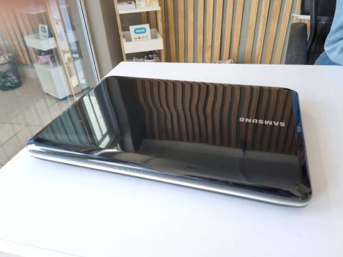 Samsung RV510 Intel Celeron Laptop/ 4GB RAM/ Windows 7 Ultimate
